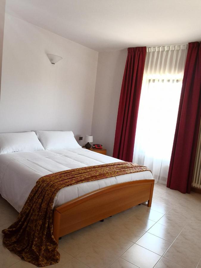 Hotel Corte Dal Castello Lazise Esterno foto