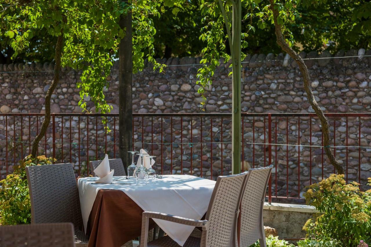 Hotel Corte Dal Castello Lazise Esterno foto