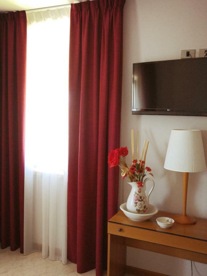Hotel Corte Dal Castello Lazise Esterno foto