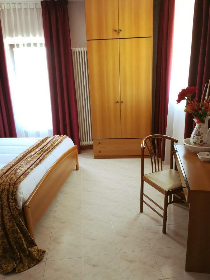 Hotel Corte Dal Castello Lazise Esterno foto