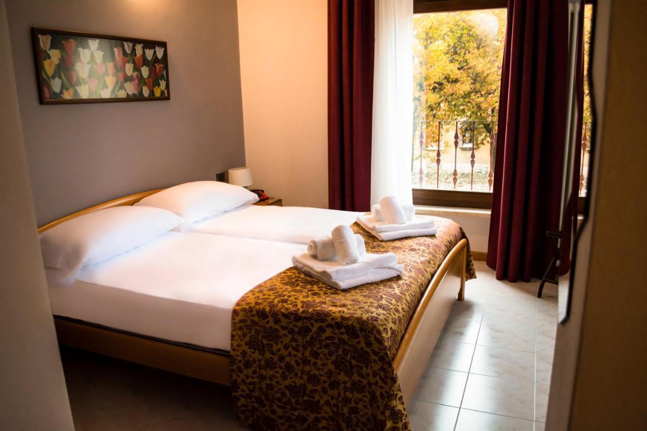 Hotel Corte Dal Castello Lazise Esterno foto