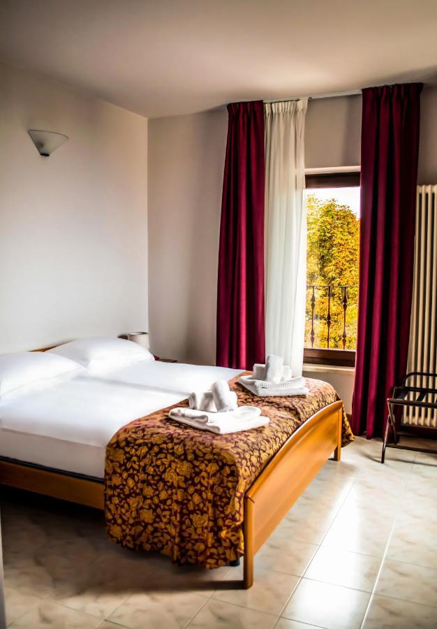 Hotel Corte Dal Castello Lazise Esterno foto